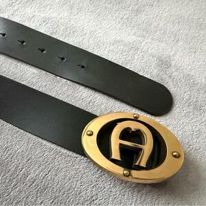 Elegant Black Belt with Gold Accent